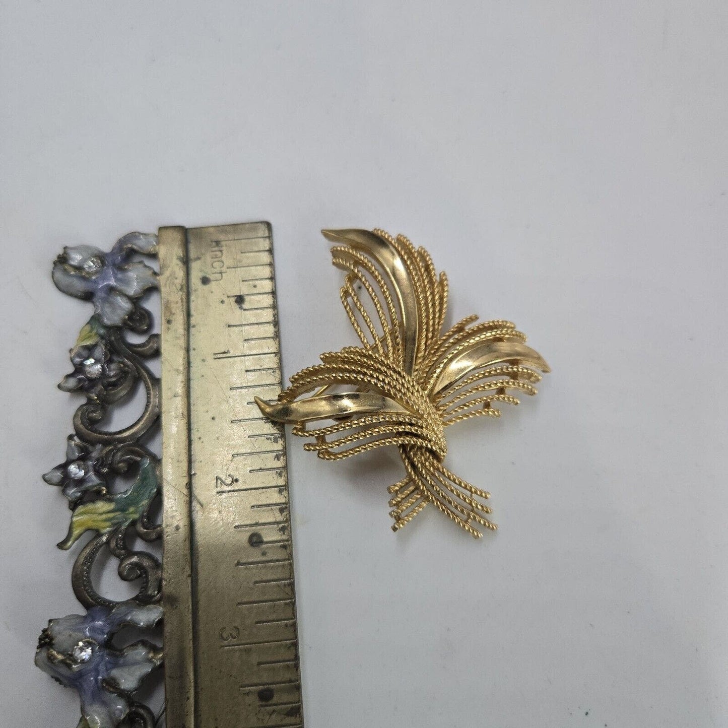 Vintage Trifari Brushed Gold Tone Crown Wheat Fleur De Lis Blooming Brooch Pin