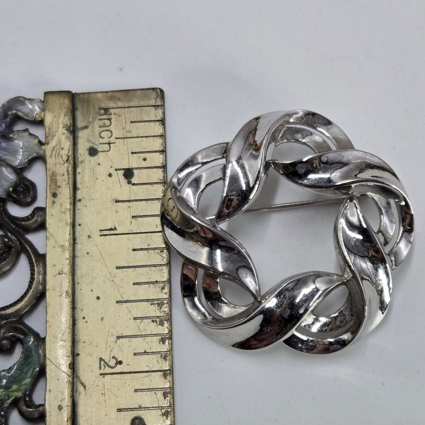 Vintage Crown Trifari 1960's Silver Tone Twisted Ribbon Open Circle Brooch Pin