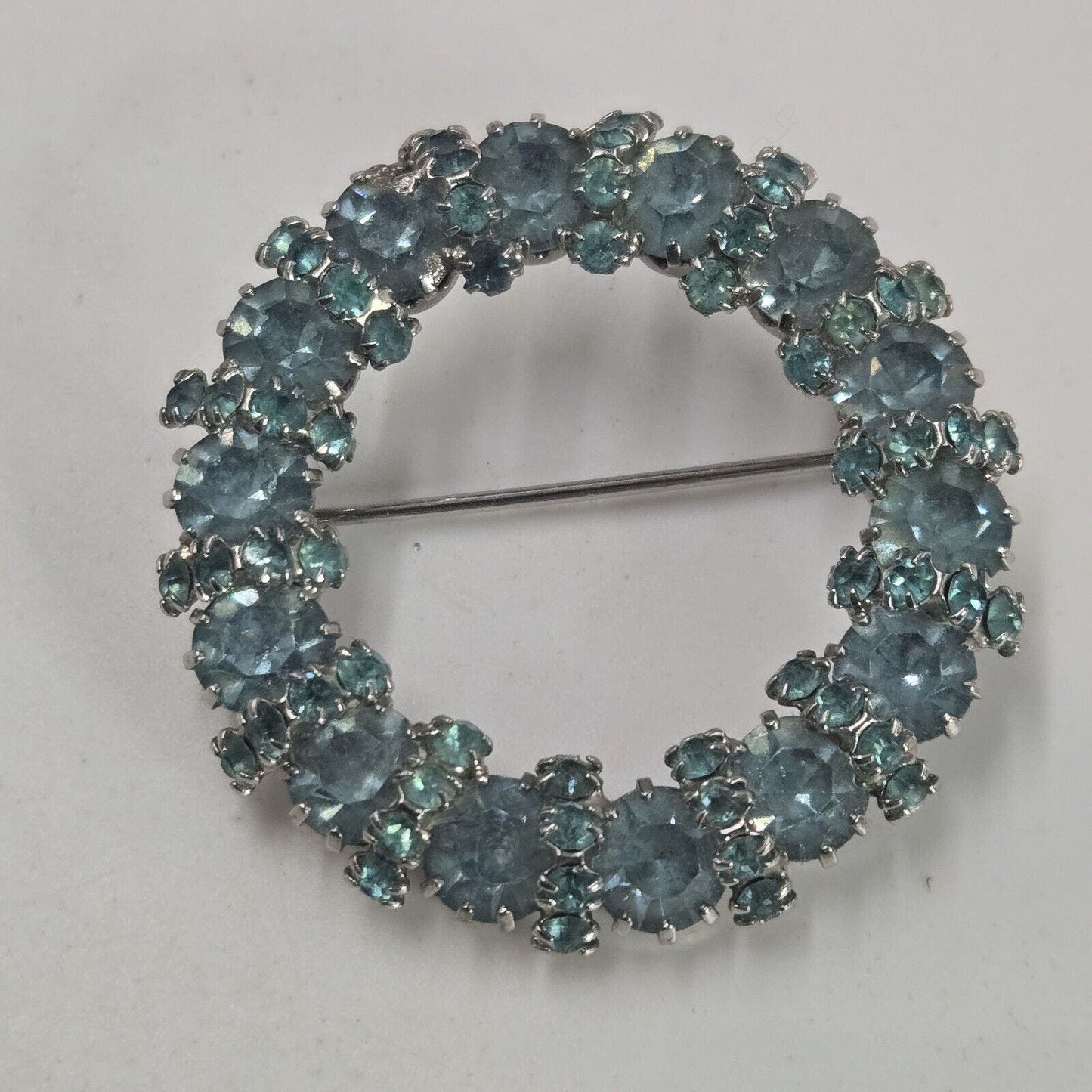 Vintage WEISS Seafoam Blue Green Rhinestones Wreath Round Shape Pin Brooch