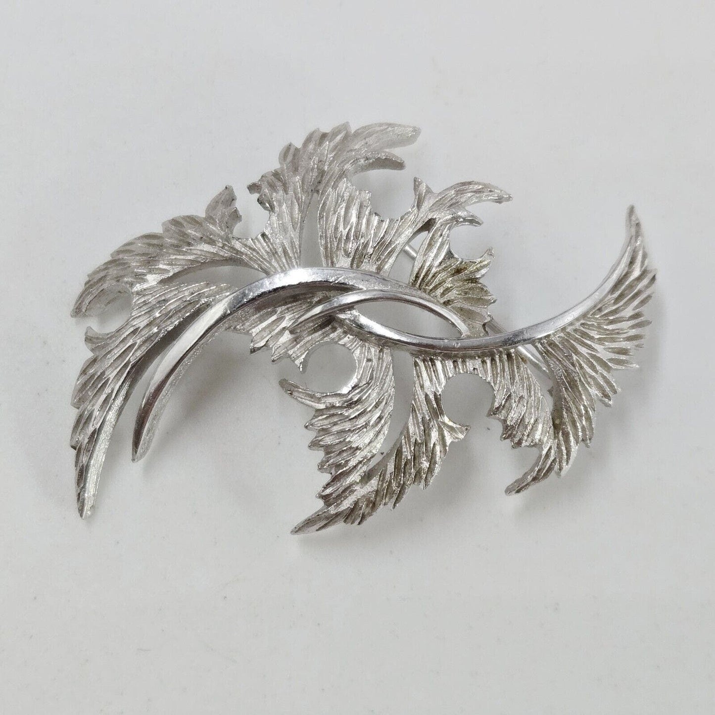 Vintage Crown Trifari Modernist Thistled Pointed Leaf Optic Silver Tone Brooch