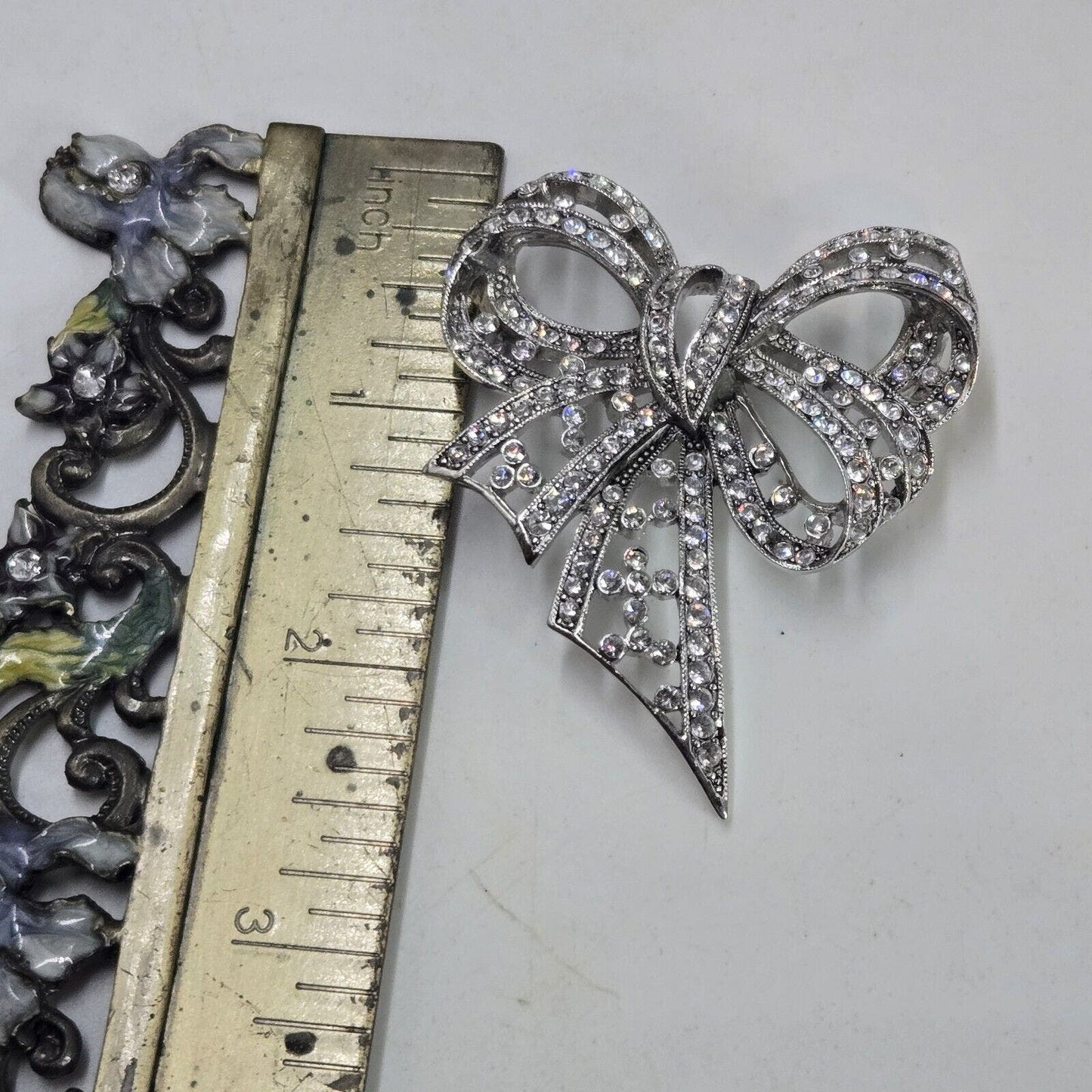 Joan Rivers Classic Collection Silver Tone Rhinestone Holiday Bow Brooch Bling