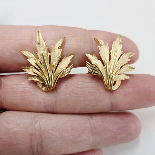 Vintage Crown Trifari Leaf Clip-On Earrings Brushed Gold Tone Excellent Conditio