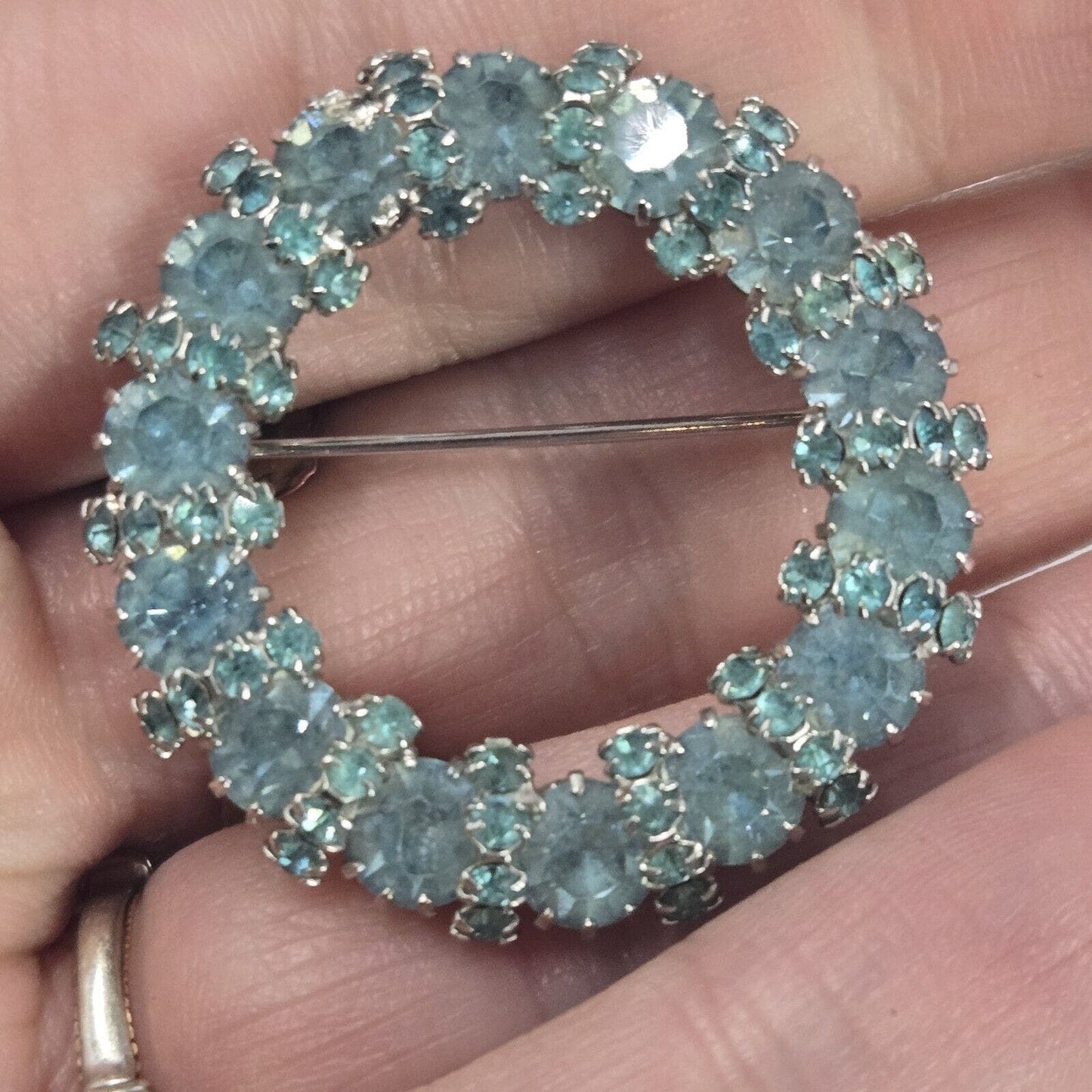 Vintage WEISS Seafoam Blue Green Rhinestones Wreath Round Shape Pin Brooch