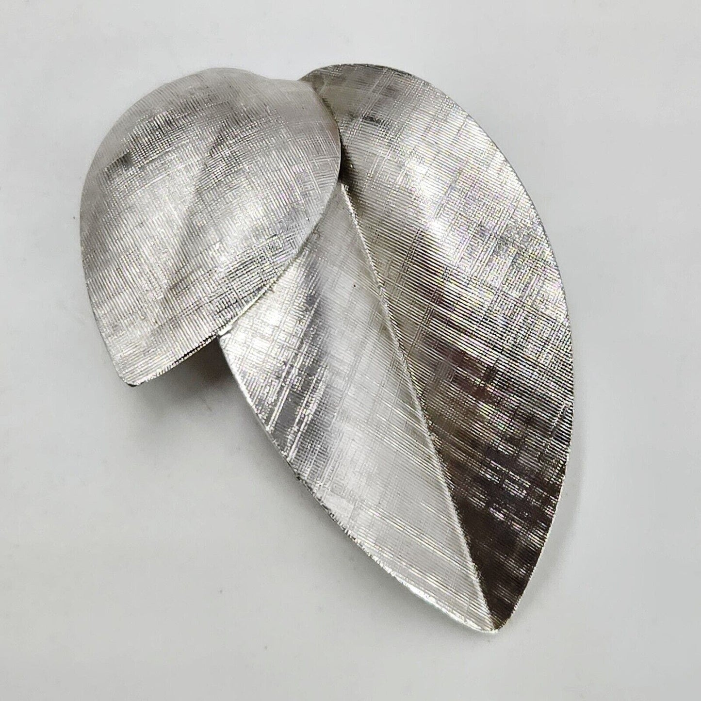 Napier Vintage Silver-Tone Linen Textured Modernist Double Leaf Brooch Signed