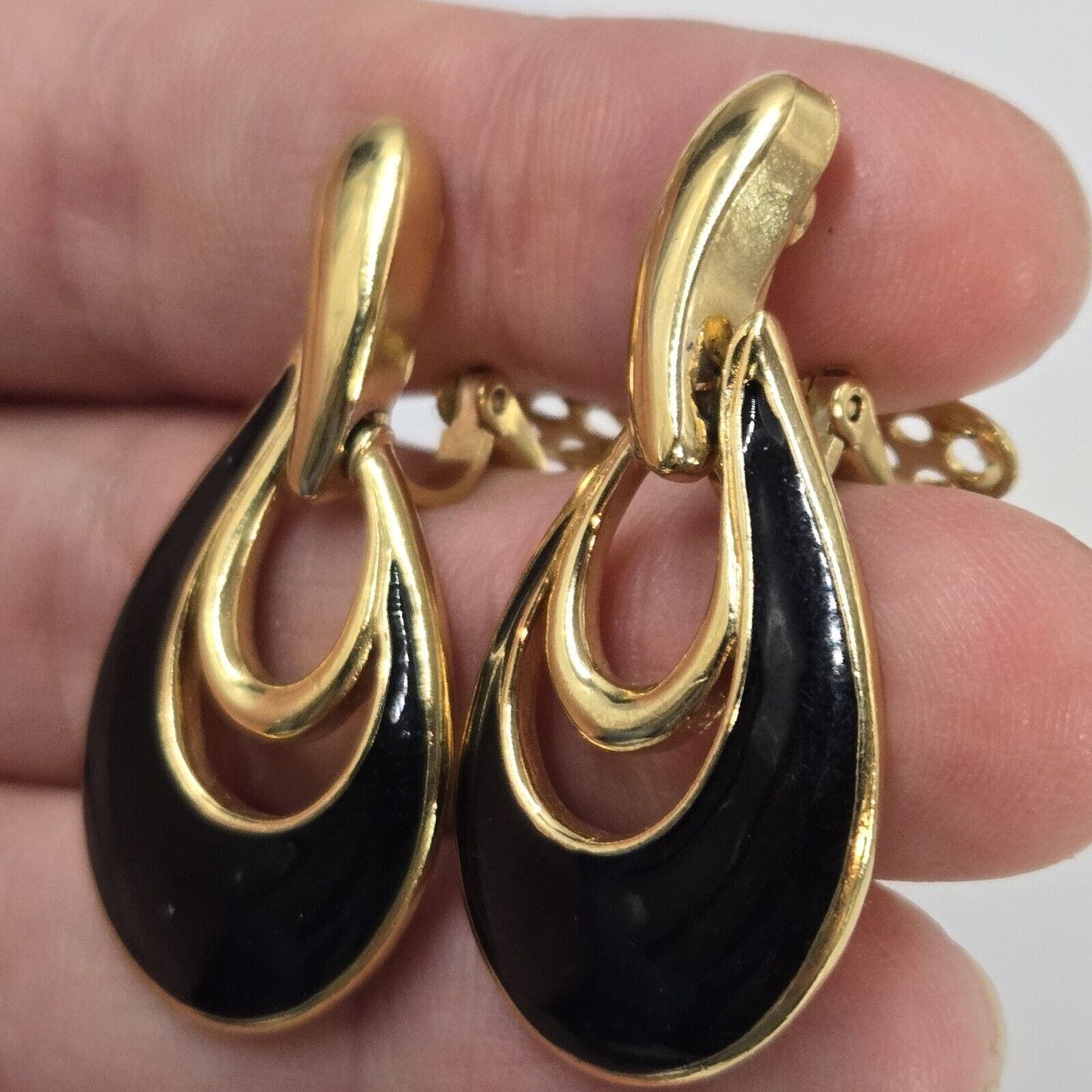 Vintage Crown Trifari Black Enamel Hoop Gold Tone Clip On Earrings Doorknocker