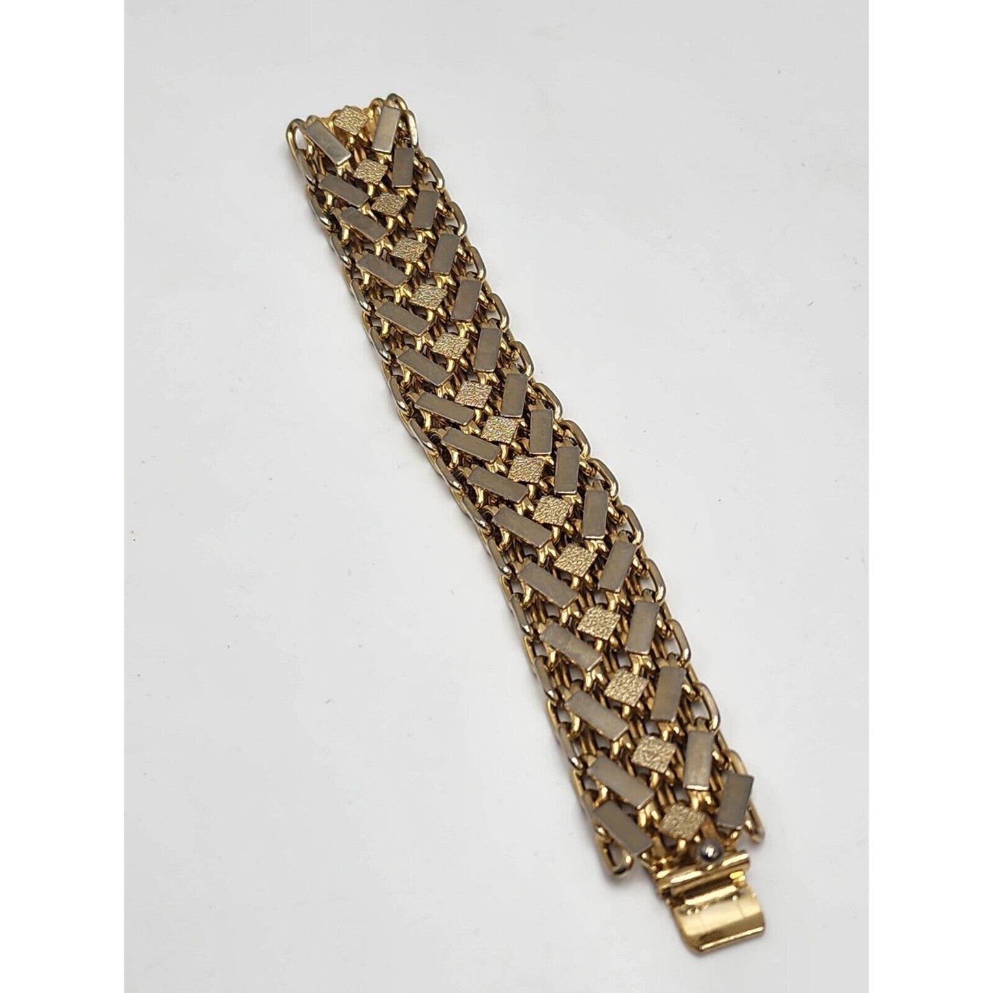 Vintage Thick Gold Tone Chain Link Bracelet 7” Classy Textured Heavy Chunky