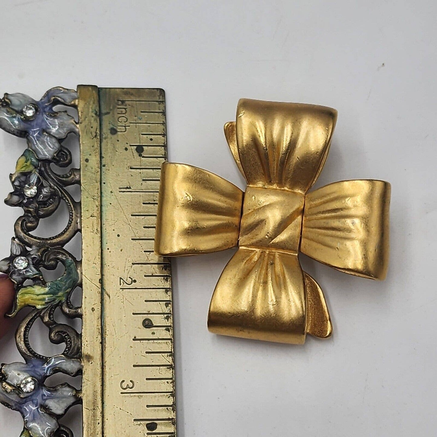 Vintage Signed Elizabeth Arden Matte Gold Bow Dimensional Brooch Hard To Find