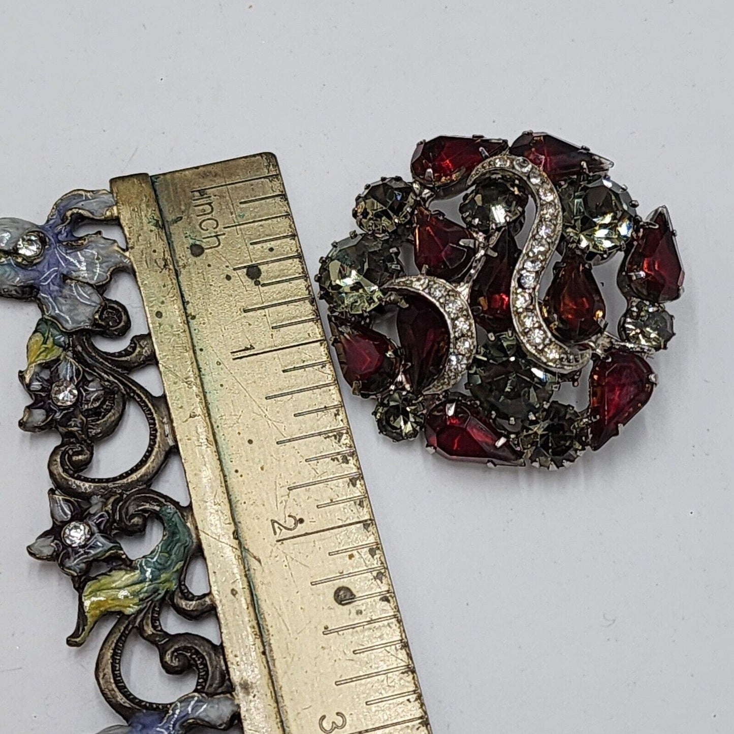 Vintage Red Marquise Smokey Green Rhinestones Prong With Swirls Top Brooch