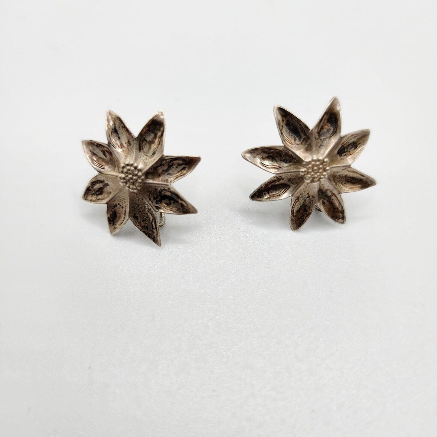 Vintage Sterling Silver .925 NYE Daisy Flower Screw Back Earrings Poinsettia