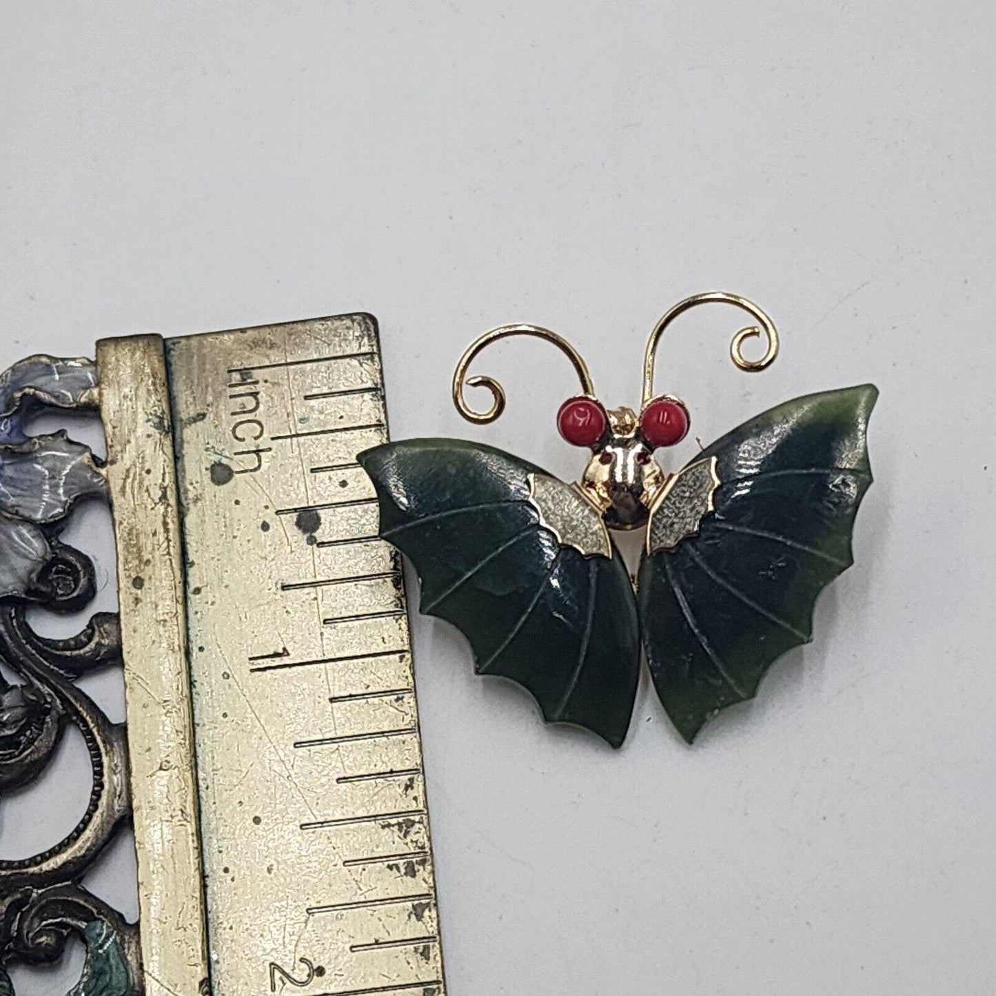 Vintage Carved Green Nephrite Jade Butterfly Moth Gold Tone Pin Brooch Pendant