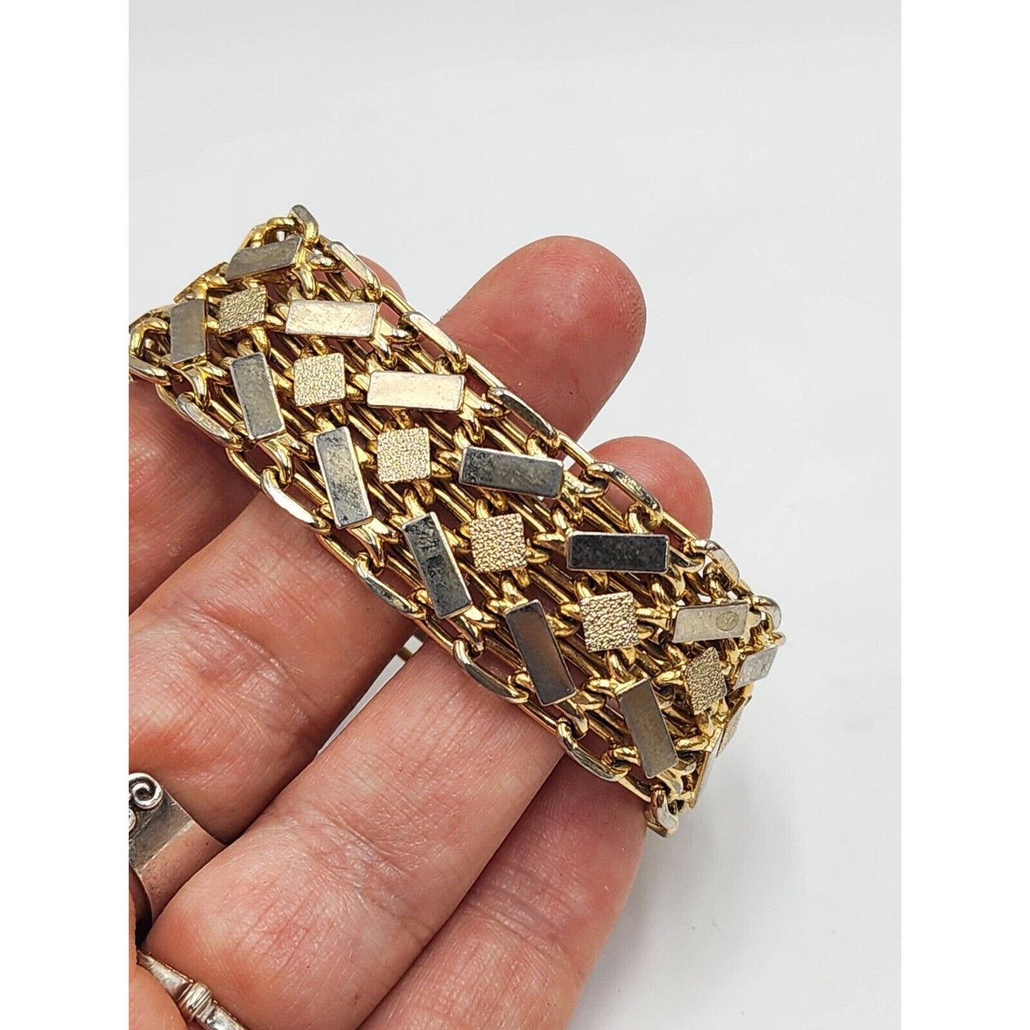 Vintage Thick Gold Tone Chain Link Bracelet 7” Classy Textured Heavy Chunky