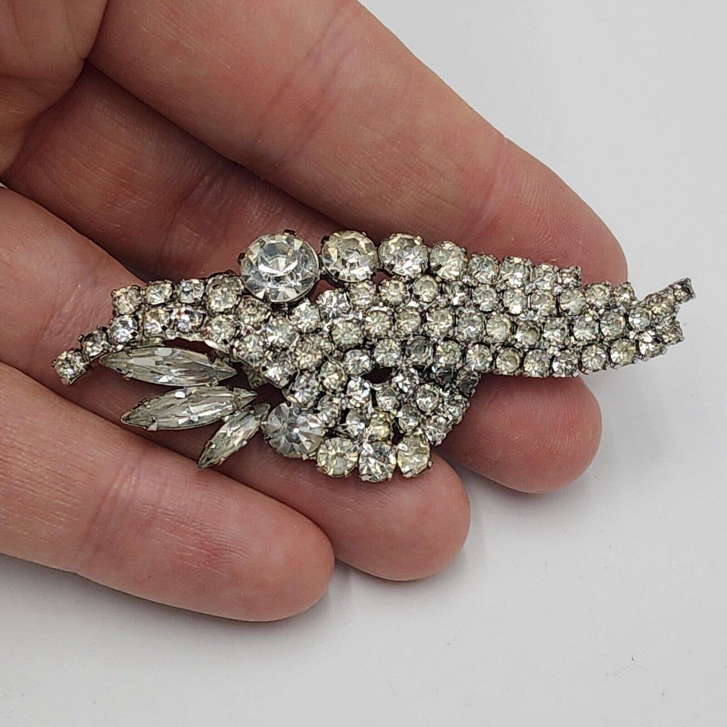 Vintage Unsigned WEISS Marquise Round Clear Rhinestone Rhodium Plated Pin Brooch