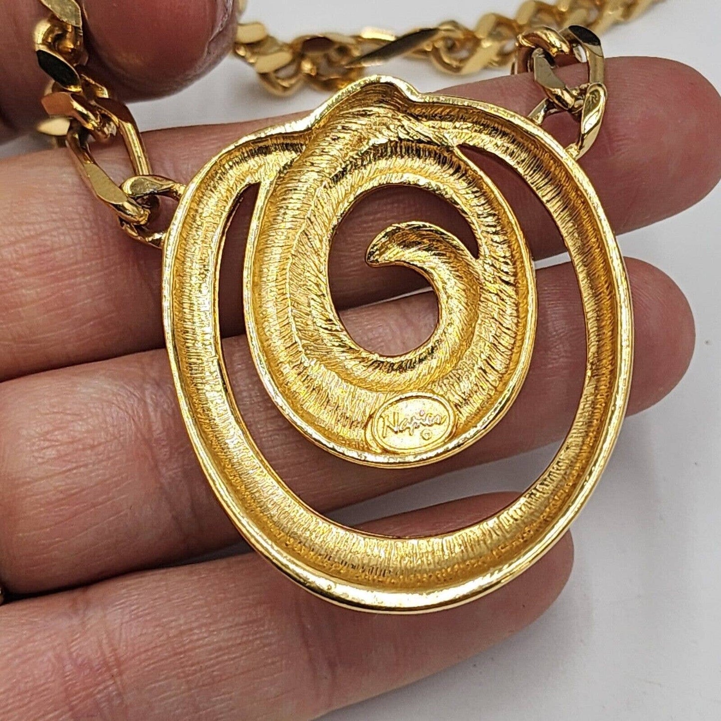 Vintage Napier 1980s Oversized Swirl Pendant Thick Cuban Figaro 23" Chain Chic