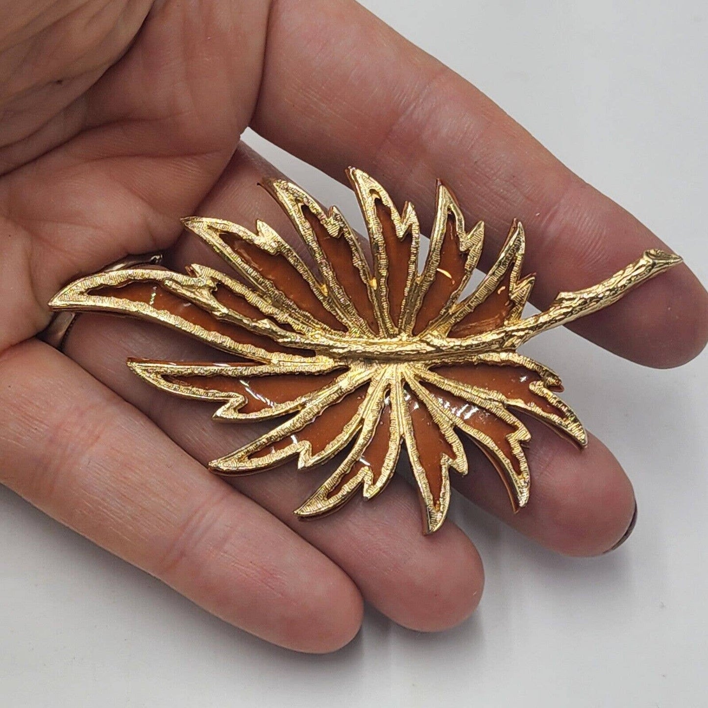 Vintage Amber Tone Open Gold Tone Large Leaf Pin Brooch Autumn Fall Quality